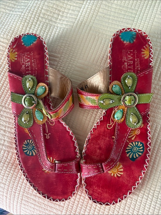 Shoes - Spring Step l’Artiste floral sandals. NWOT.